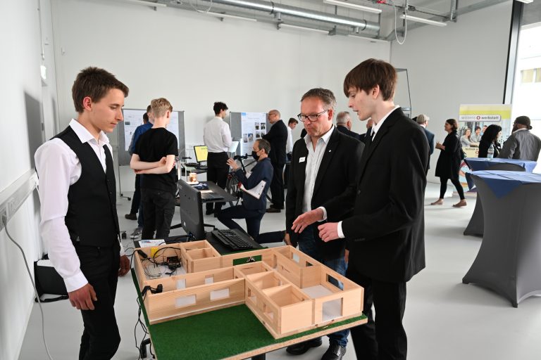 Zeppelin GmbH: Jugendförderpreisverleihung  in Friedrichshafen