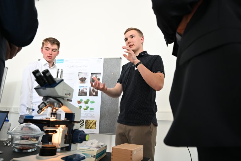 Zeppelin GmbH: Jugendförderpreisverleihung  in Friedrichshafen