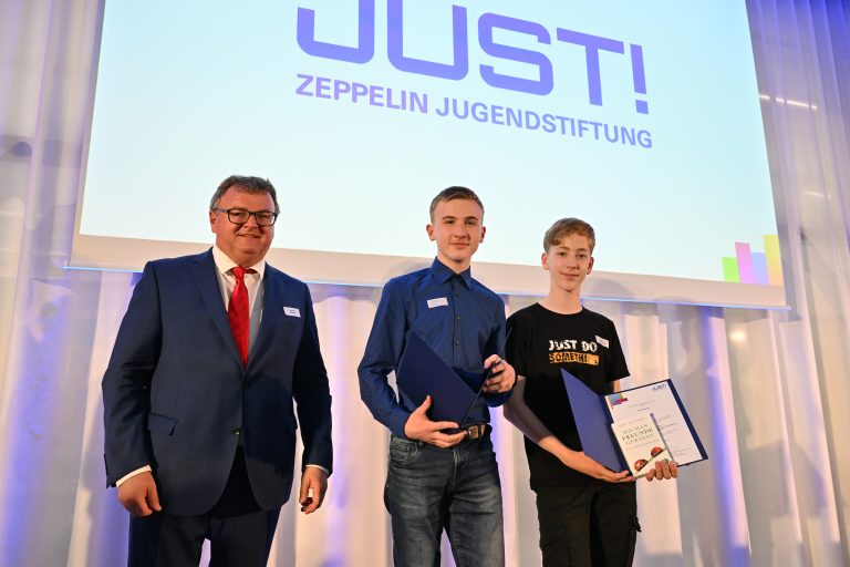 Zeppelin GmbH: Jugendförderpreisverleihung  in Friedrichshafen